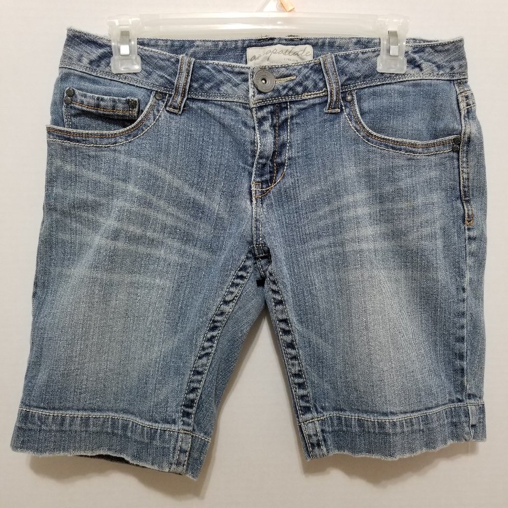 Aeropostale shorts 7/8 lightly distressed denim jean whiskered bermuda stretch